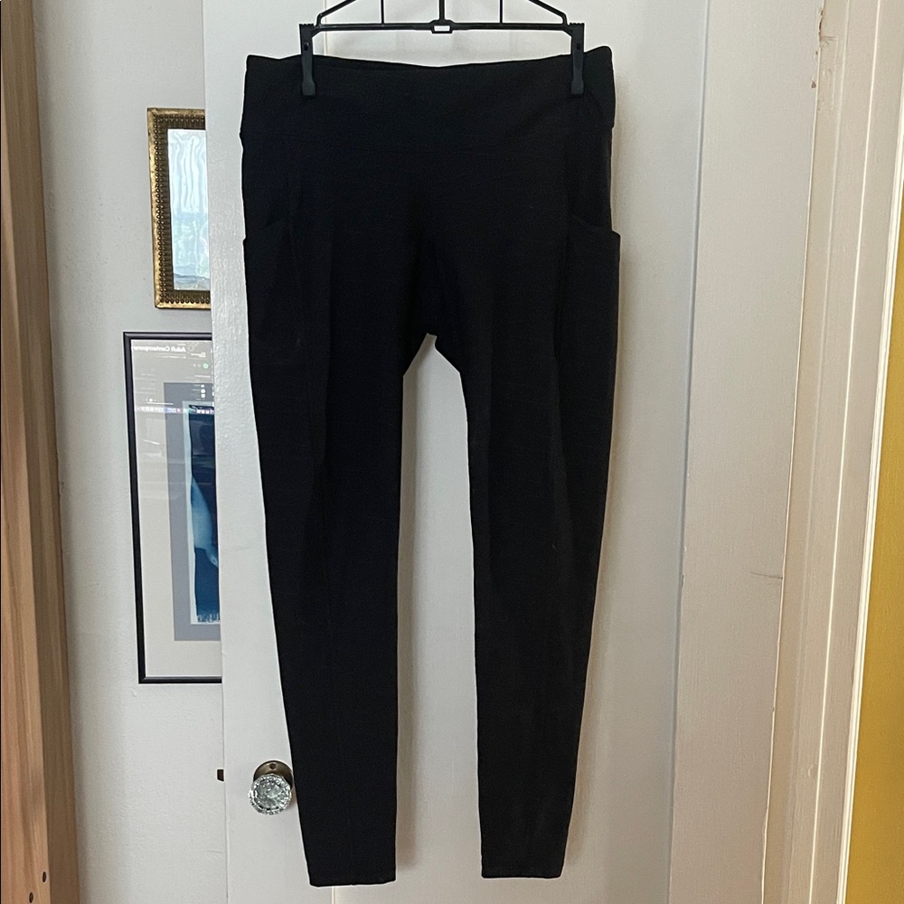 Lucy Classic Black Leggings